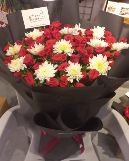 chrysanthemum Flowers Bouquet - Send Red Flowers Bouquet - GiftDelivery.pk