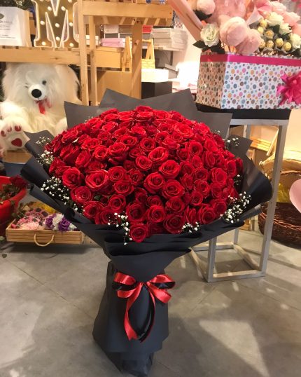 Large Roses Bouquet - 500 Roses Bouquet - Gift Delivery Lahore