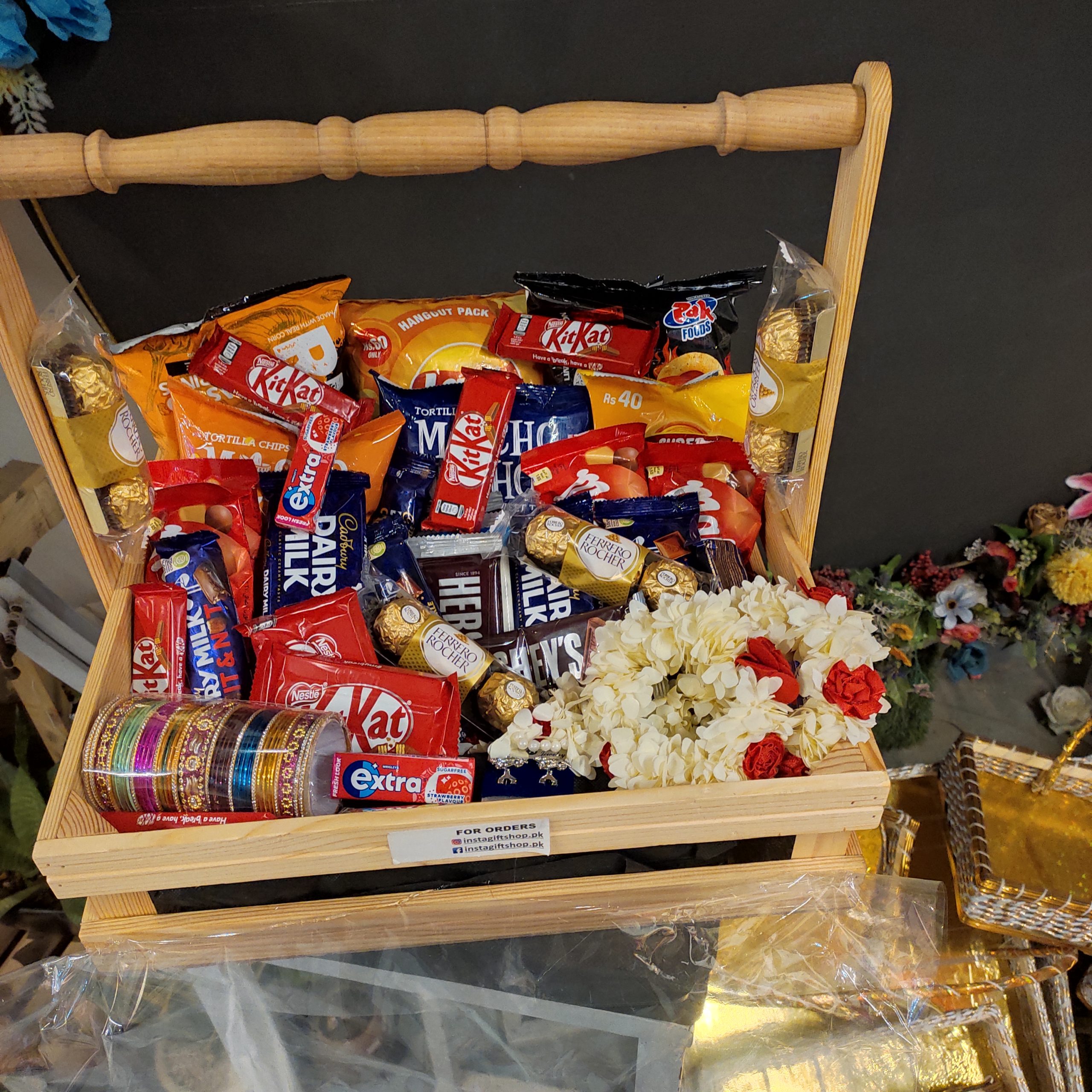 Eid Basket for Her - Eidi for Her - GiftDelivery.pk Eid Basket for Her - Eidi for Her - GiftDelivery.pk
