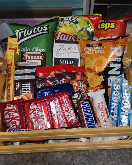 Imported Chocolate Baskets - Order Chocolate Basket for Lahore. - Send GiftDelivery.pk