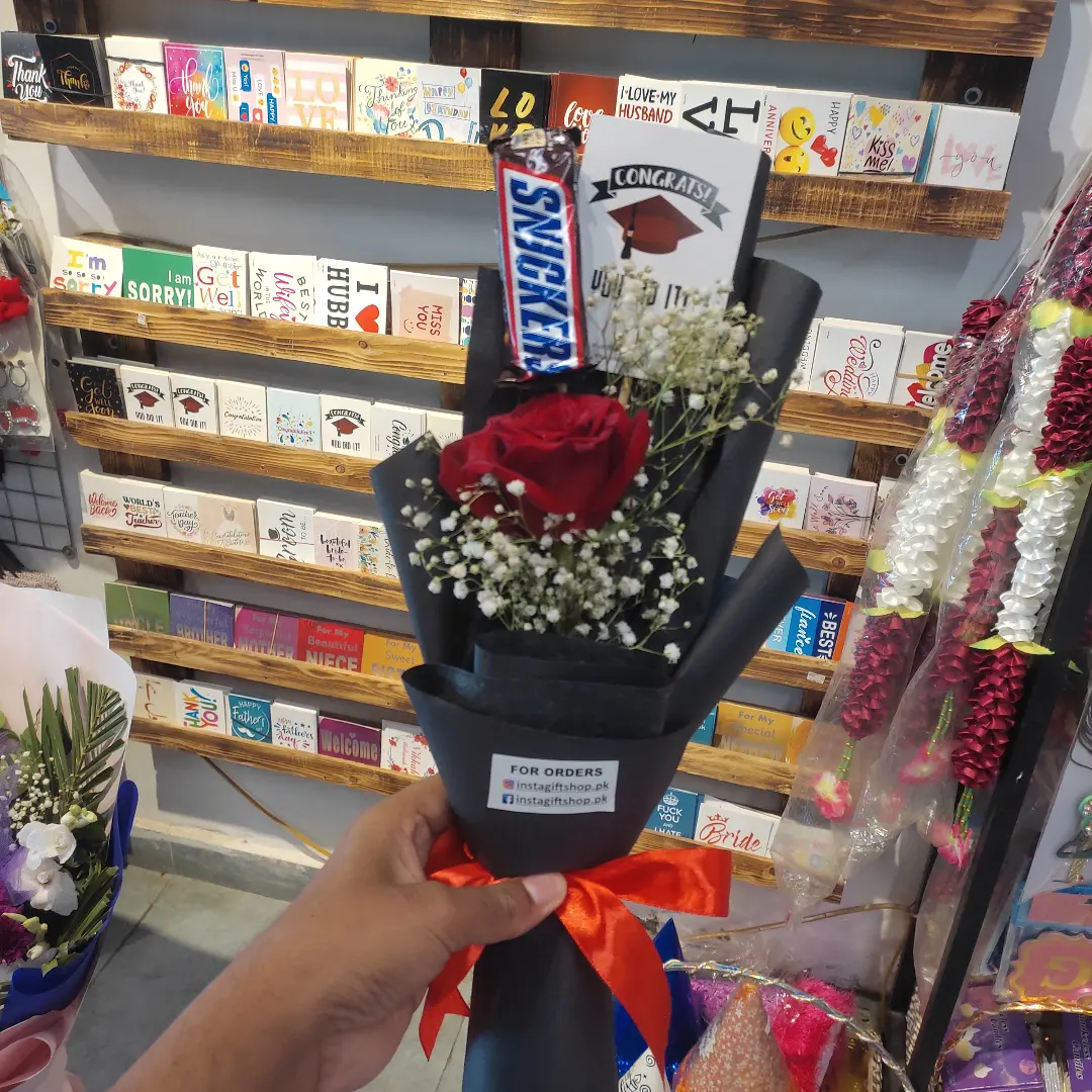 Single Rose Bouquet Single Rose Bouquet - Congratulation Flowers - Elegant Flowers Bouquet- Economical Range Flowers - Best Flowers for Mothers - Single Rose Bouquet - GiftDelivery.pk