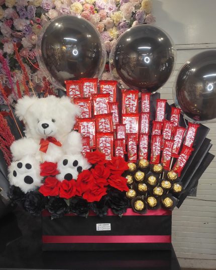 Chocolate Basket- Kitkat Lovers - Kitkat Chocolate - Kitkat Chocolate Basket - Chocolate basket for Birthday - GiftDelivery.pk