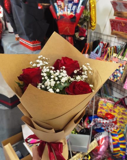 Flowers Pic - Gift of Roses - Roses Bouquet - Fresh Flowers Bouquet - GiftDelivery.pk