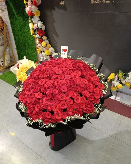 Send Flowers to Lahore - GiftDelivery.pk