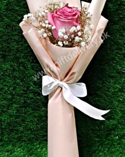 Small Flowers Bouquet for Mother's Day - GiftDelivery.pk
