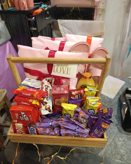 Anniversary Gift for Wife | GiftDelivery.pk